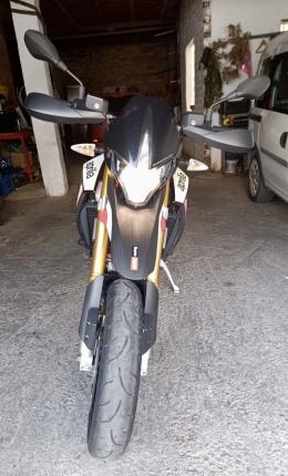 1   -  MOTOCICLETA APRILIA
